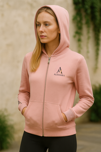 ✨ MIRYA — l’eleganza del doppio cappuccio